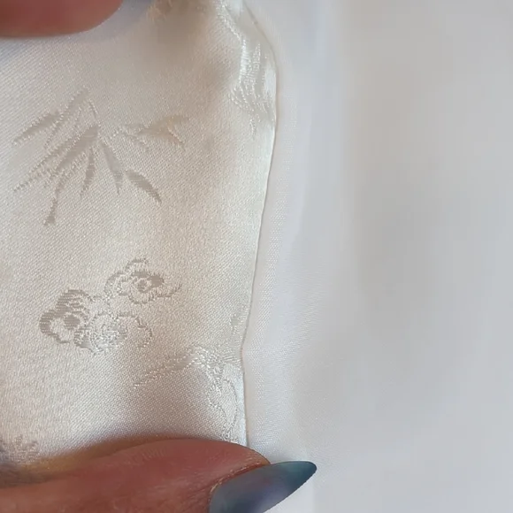 Imperial Fashion Silk Robe in Cream - Picture 4 of 4